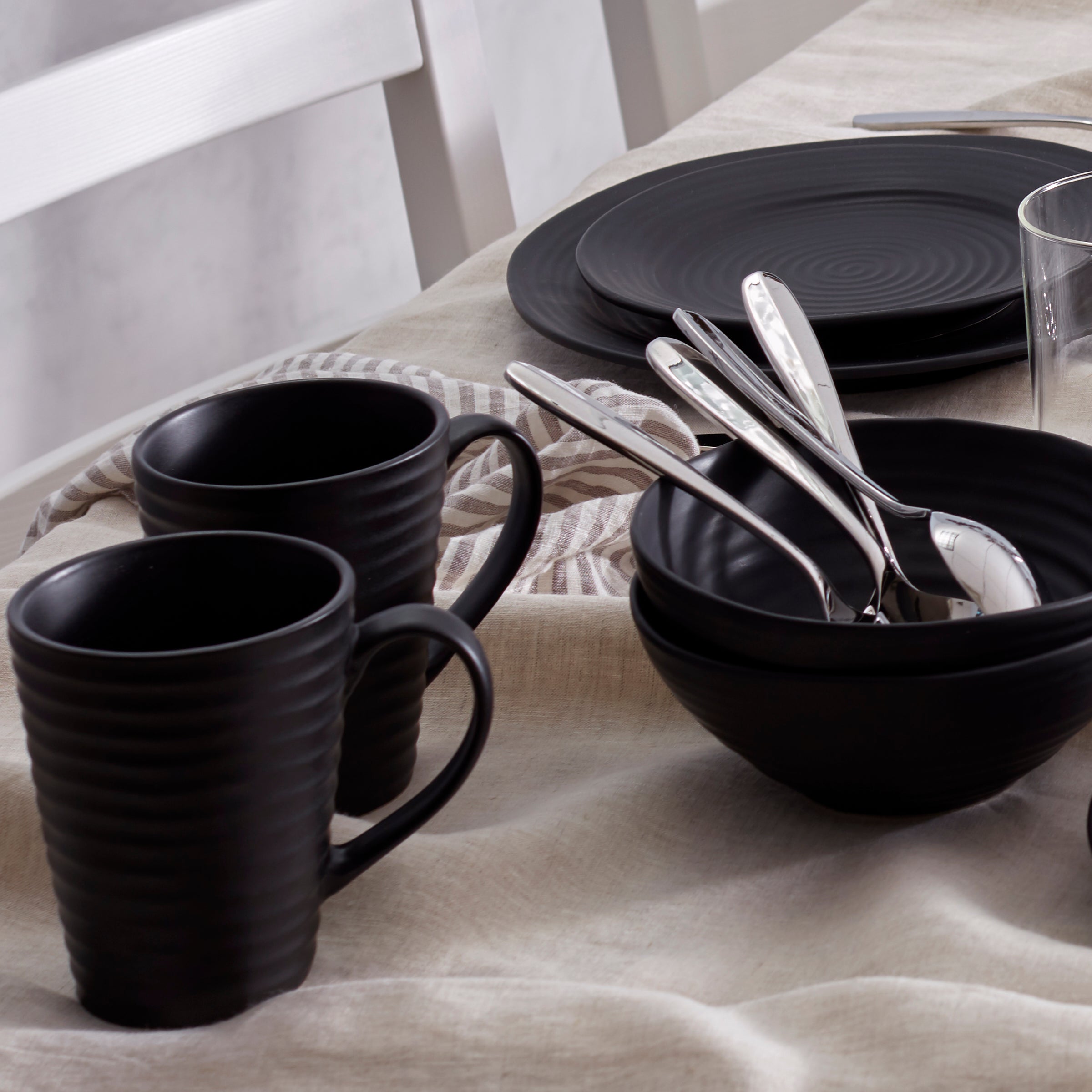 Ridge Black Mugs - Set of 4