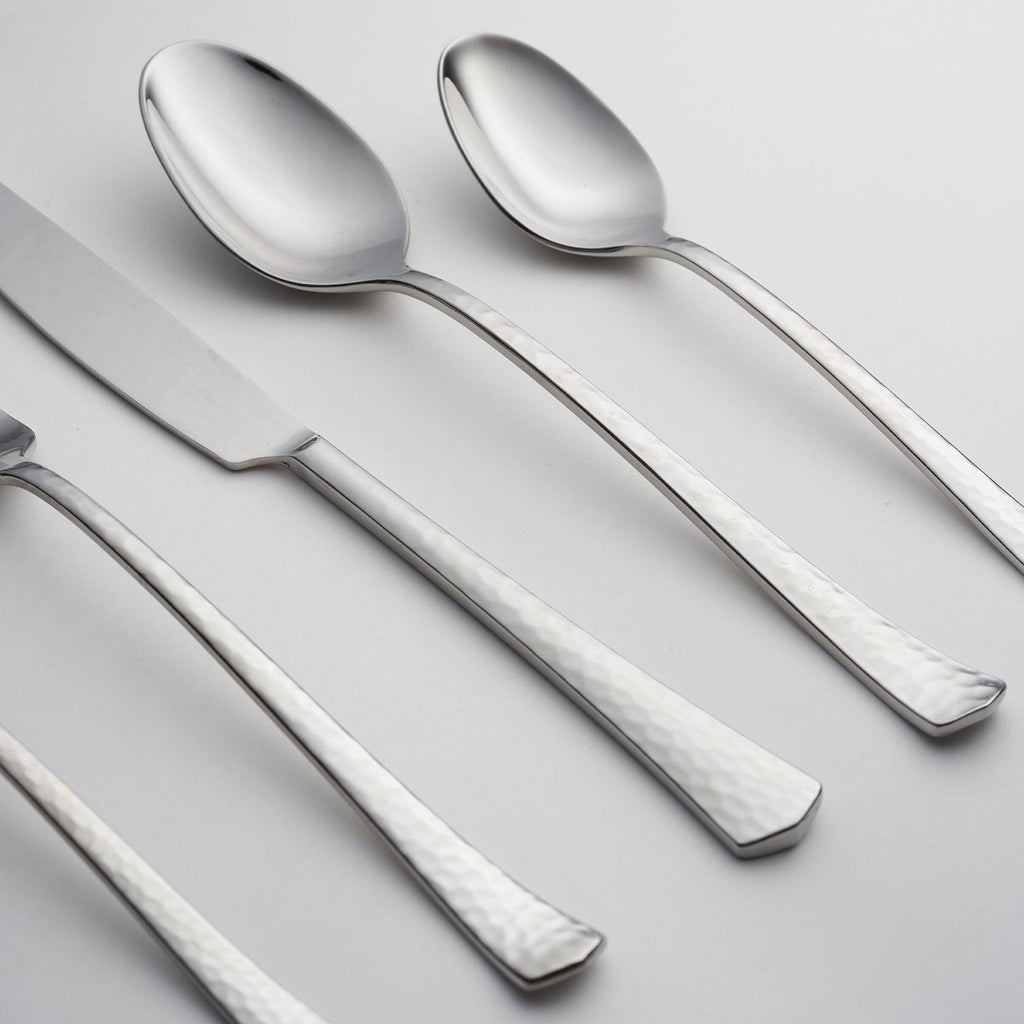 Reagan Mirror Hammered 20 Piece Flatware Set