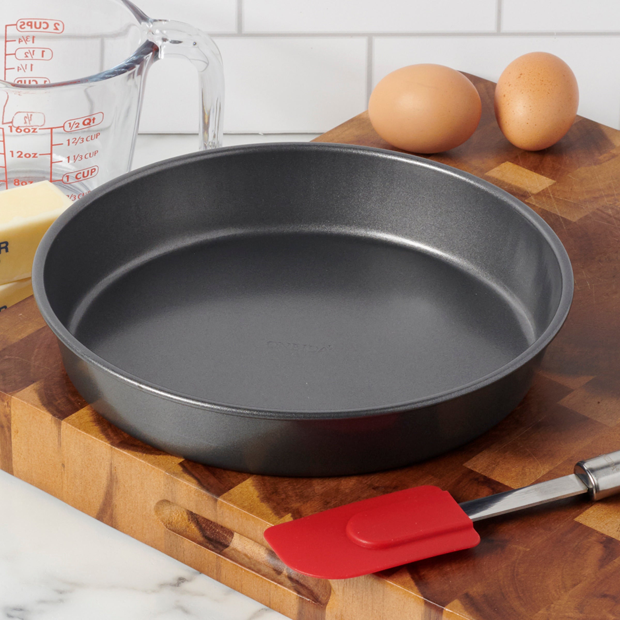 "Bliss Bakeware 9"" Round Cake Pan"
