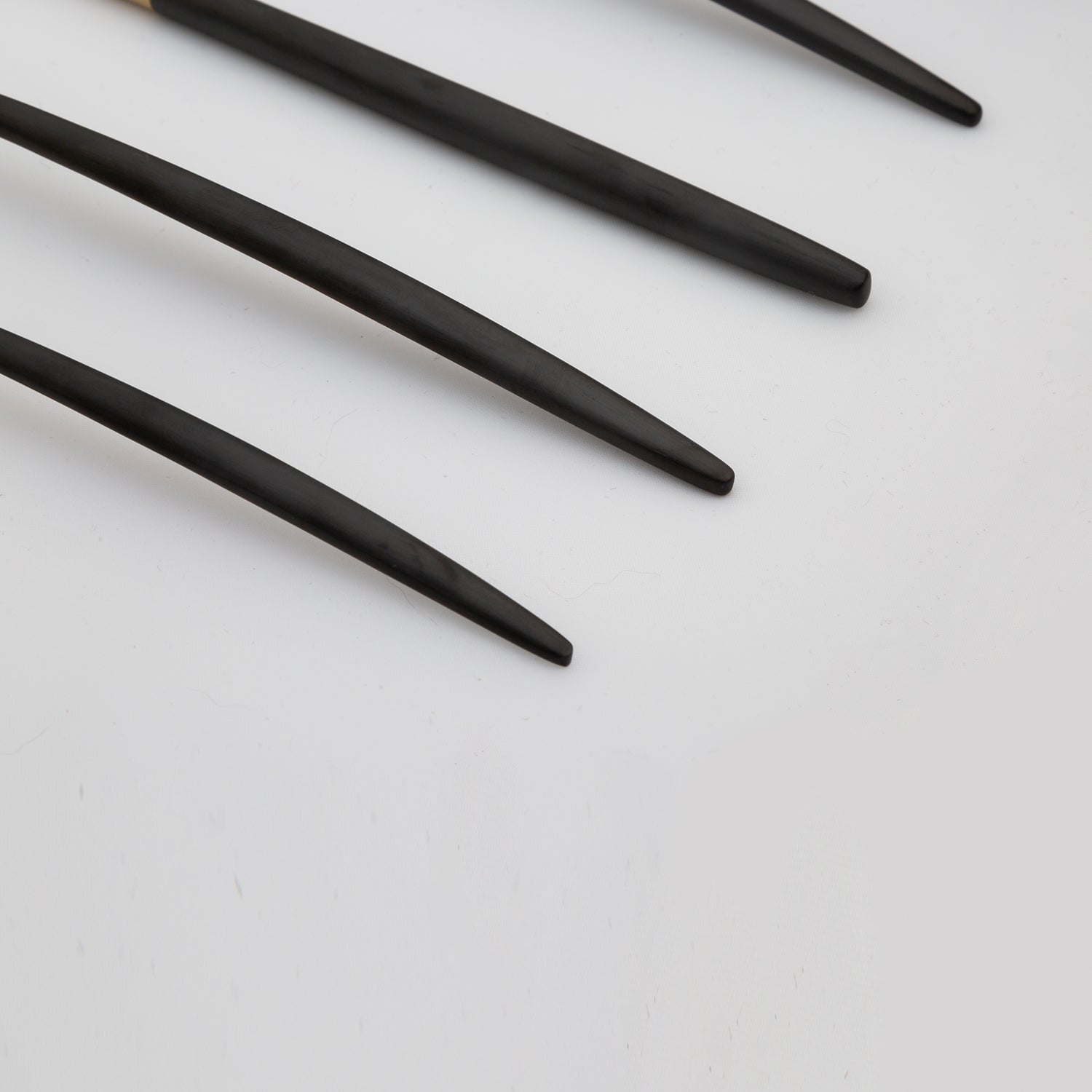 Gaze Black Champagne Satin 20 Piece Flatware Set
