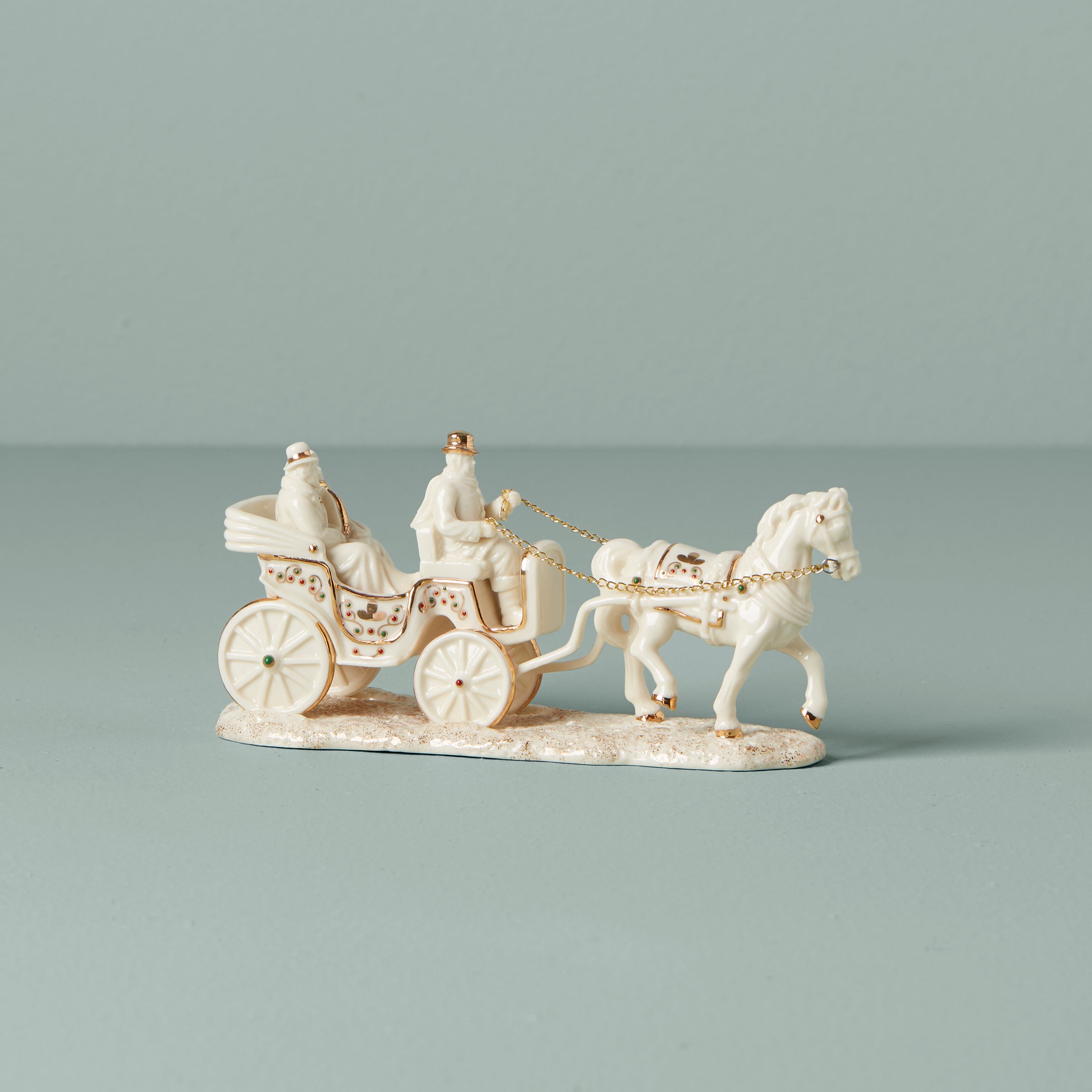 Mistletoe Park Horse-Drawn Carriage