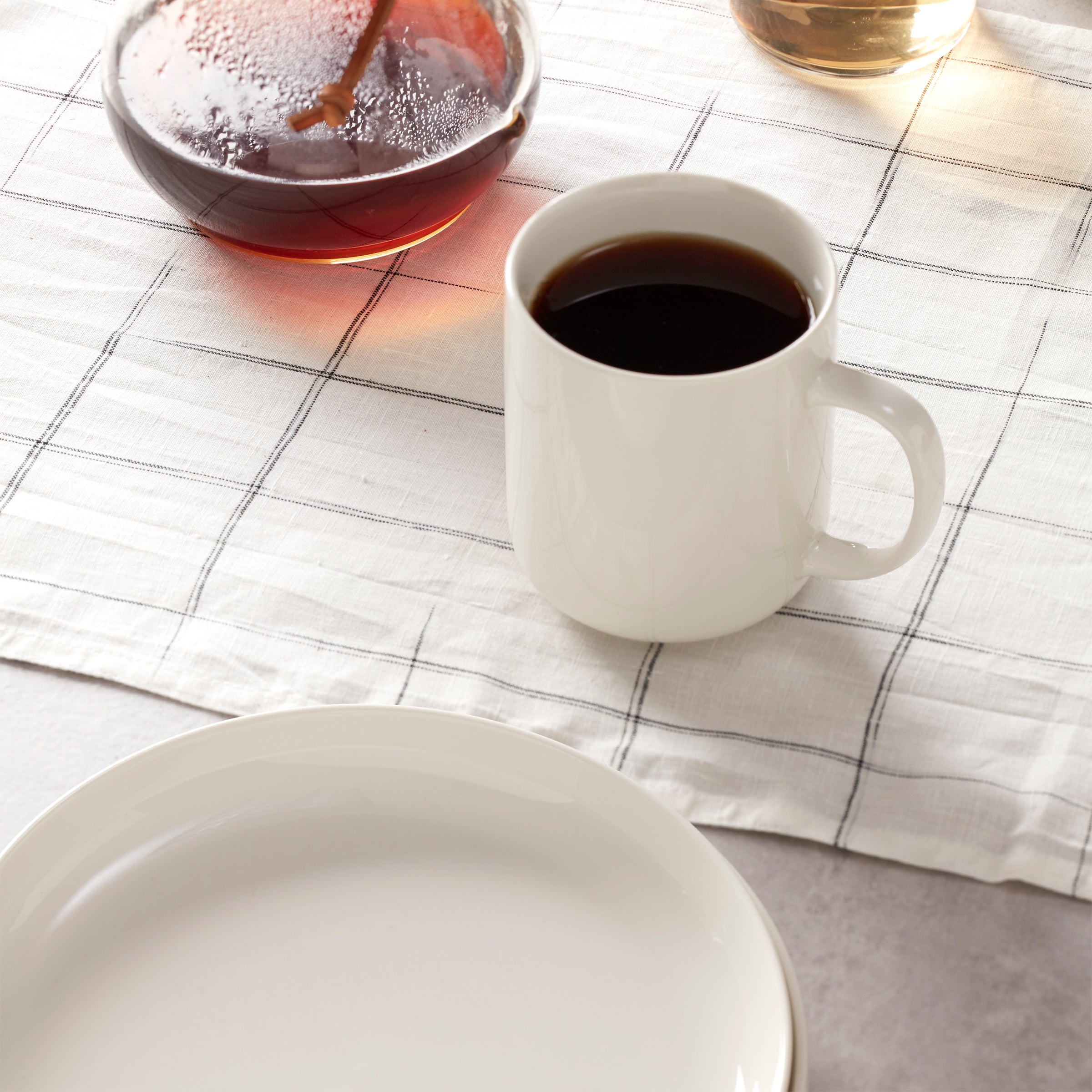 24 Seven White Mugs - Set of 4