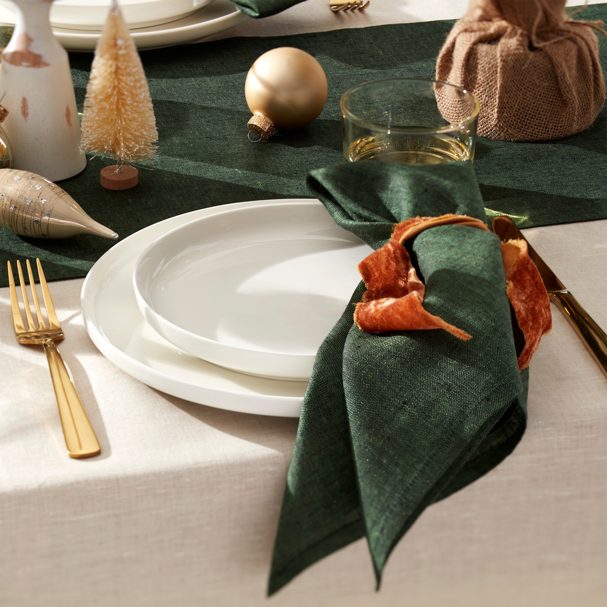 24 Seven White 12-Piece Dinnerware Set