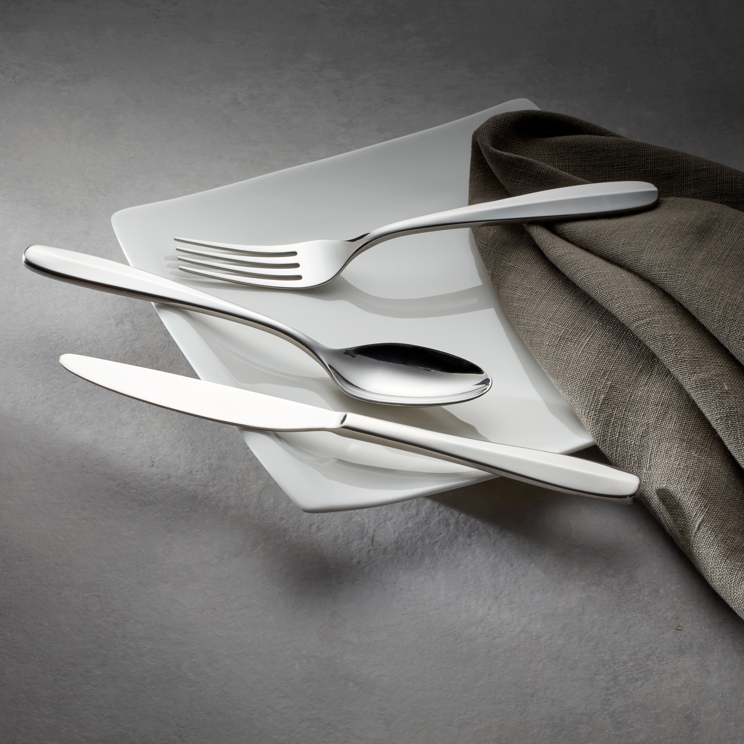 Oakwood 20 Piece Flatware Set